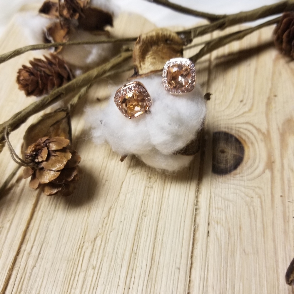 GORGEOUS!! Light Champagne Topaz with CZ's - Picture 5 of 9